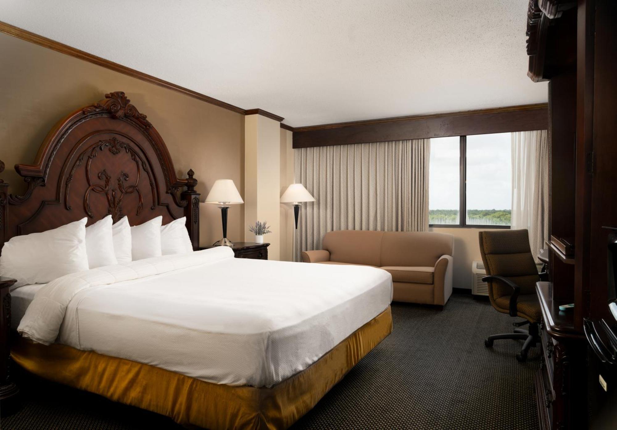 Mcm Elegante & Conference Center 4*