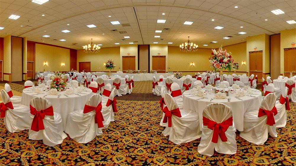 Mcm Elegante & Conference Center Hotel